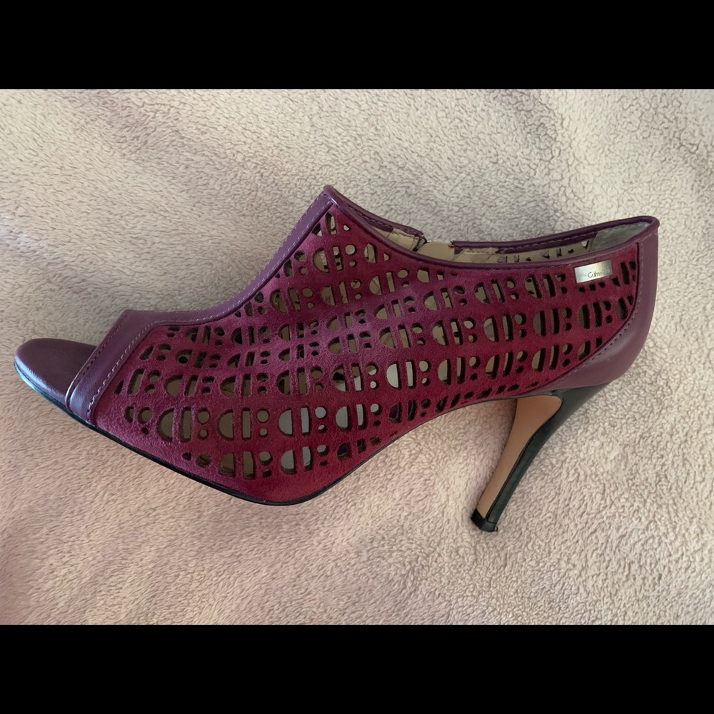 Calvin Klein burgundy bootie-look shoes